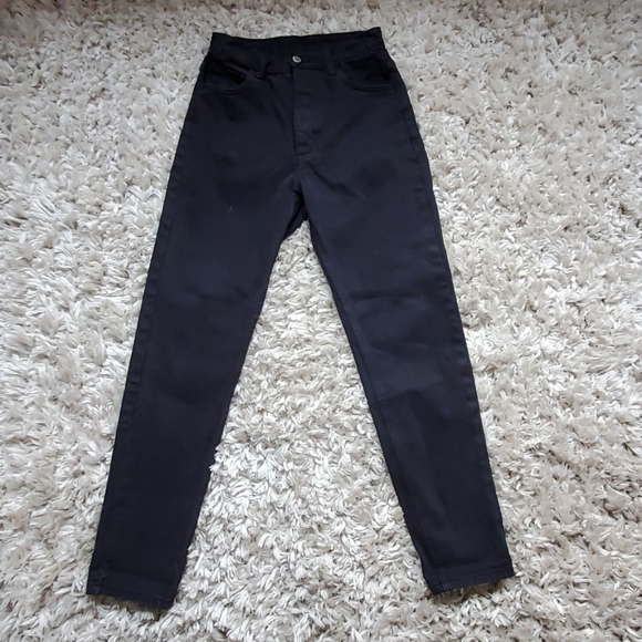 Brandy Melville Jane Cargo Pants - Picture 2 of 3